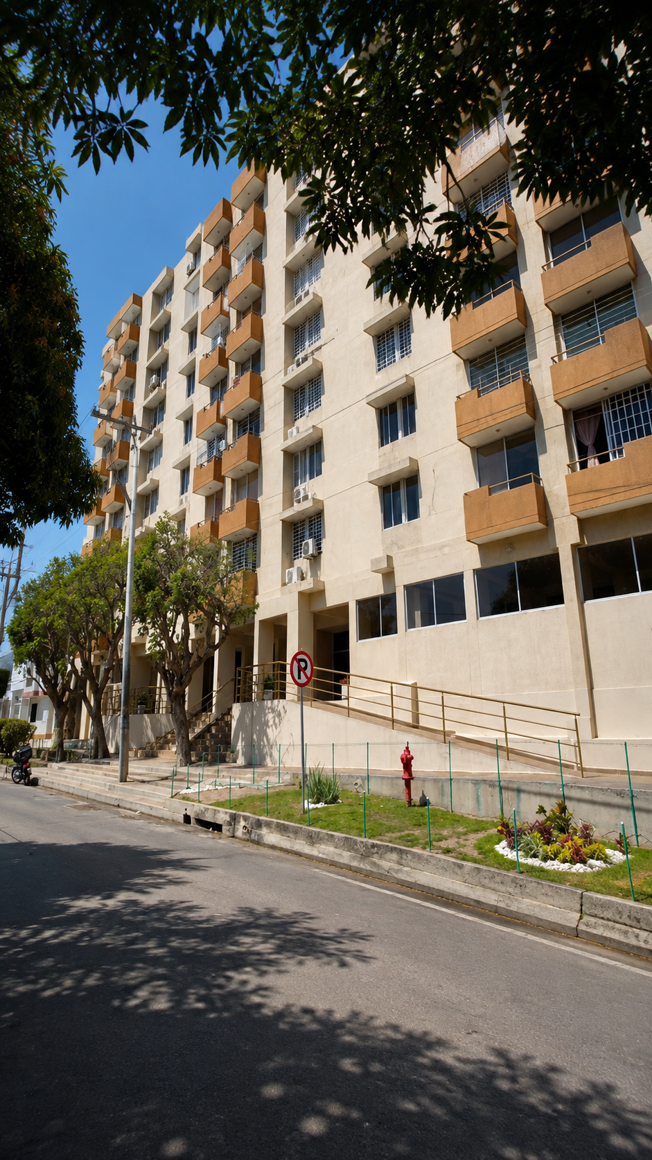 Exterior 5